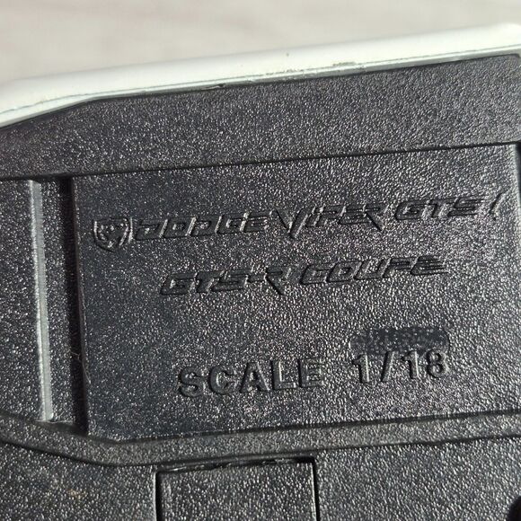 Blue & White Maisto Dodge Viper GTS GTS-R Coupe Scale 1/18 with Spoiler on Back. - Picture 15 of 16